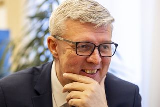 Havlíček je v Rusku za hvězdu kvůli slibu, že ANO hodí vidle do české muniční iniciativy - Novinky